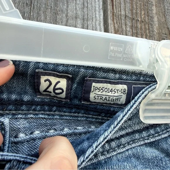 Miss Me Jeans Women's size 26 Distressed Denim Straight Low Rise Frayed Hem - Picture 4 of 10